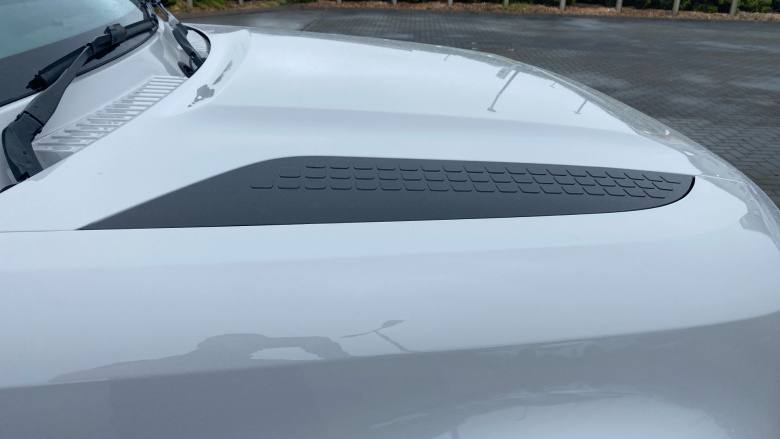 Land Rover Defender 3.0 D250 X-Dynamic SE 90 3dr Auto Diesel Estate